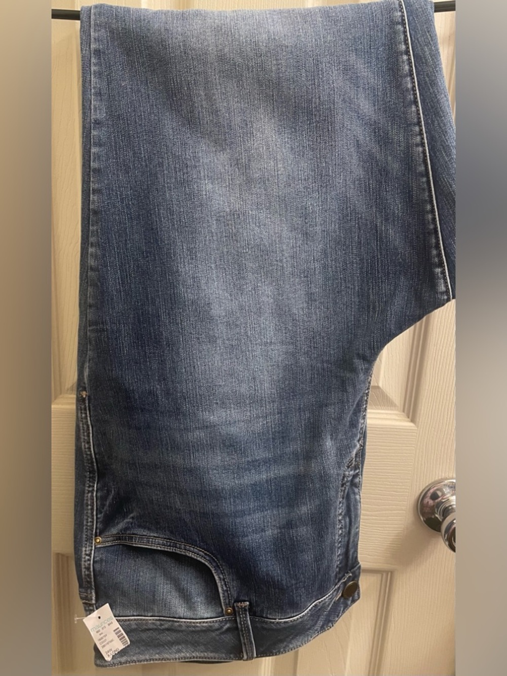 Maurices Women’s Mid Rise Blue Straight Leg Jeans NWT Size 24W Extra Long